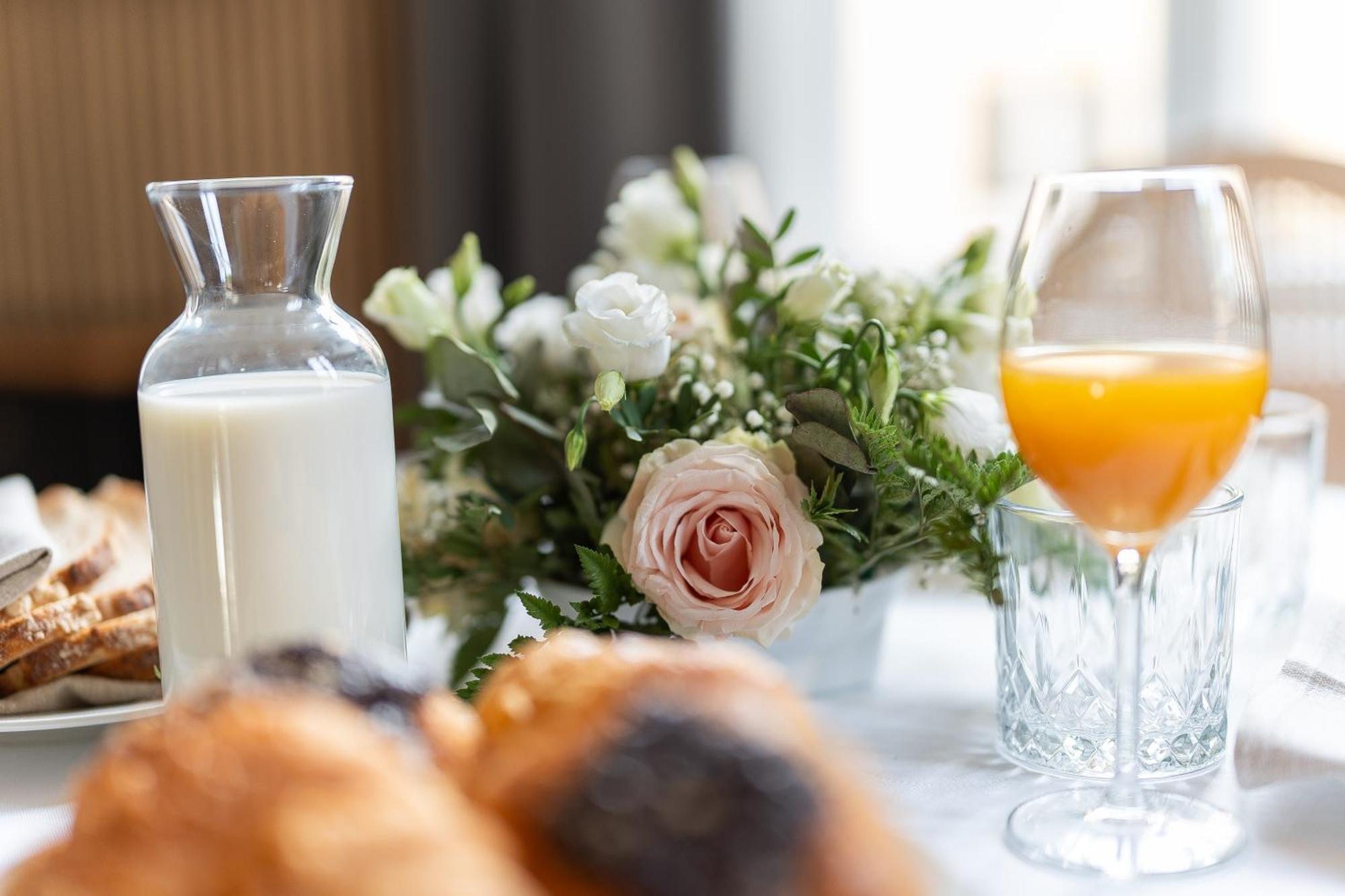 Hotel Chateau Schengen Bagian luar foto
