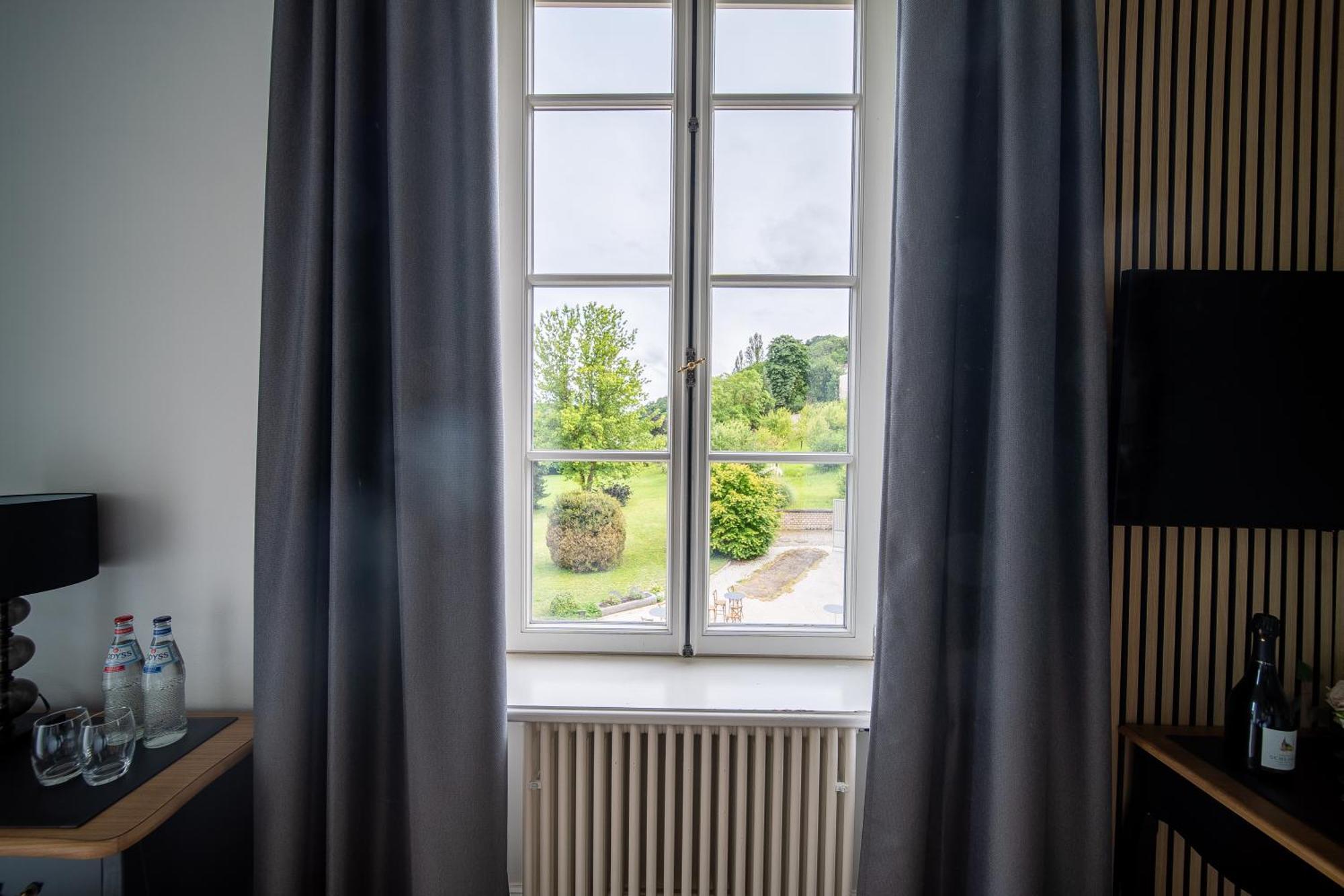 Hotel Chateau Schengen Bagian luar foto