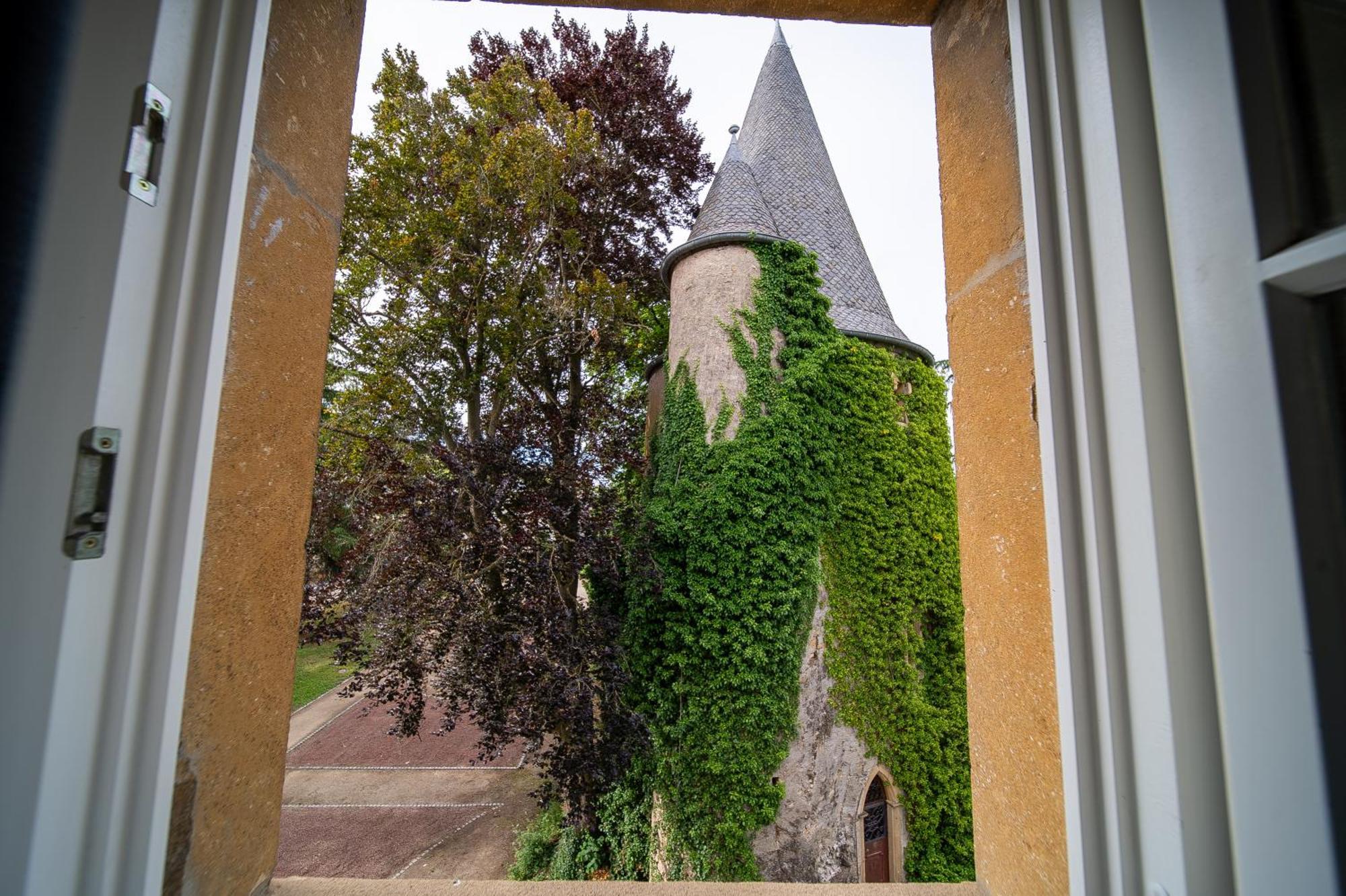 Hotel Chateau Schengen Bagian luar foto