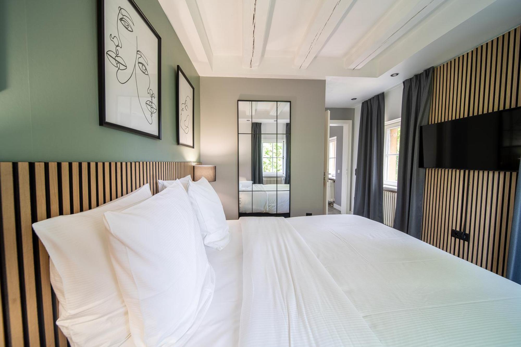 Hotel Chateau Schengen Bagian luar foto