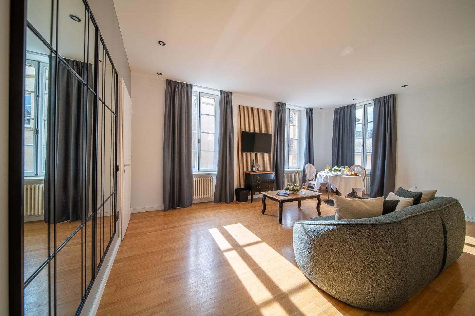 Hotel Chateau Schengen Bagian luar foto