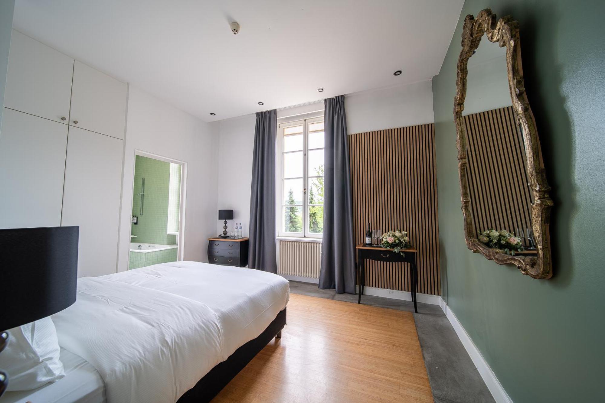 Hotel Chateau Schengen Bagian luar foto