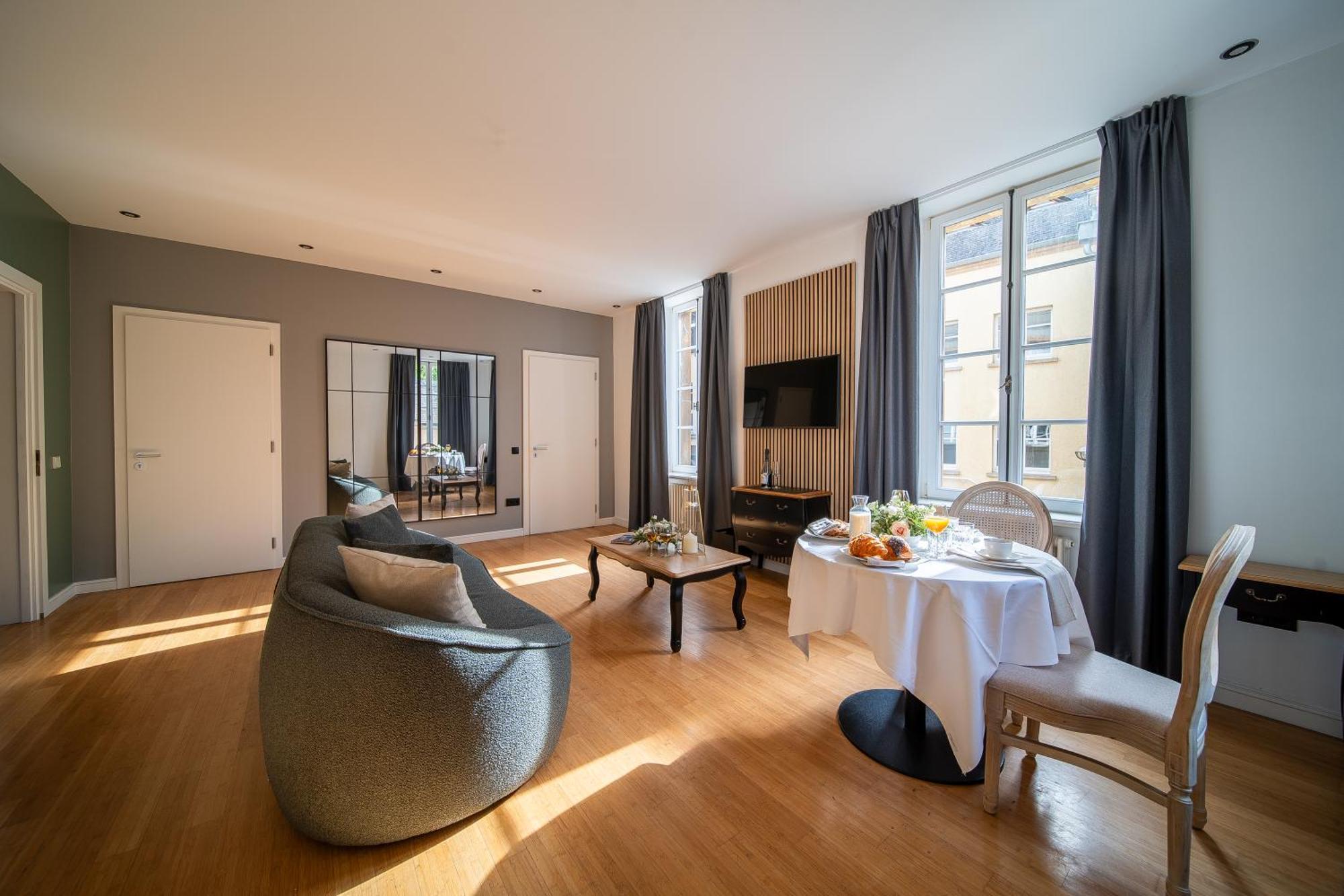 Hotel Chateau Schengen Bagian luar foto