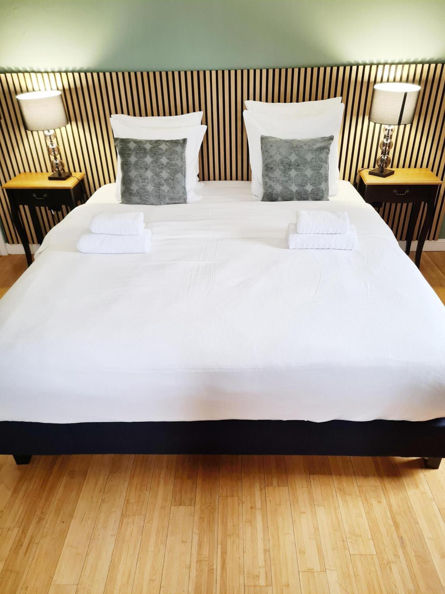 Hotel Chateau Schengen Bagian luar foto