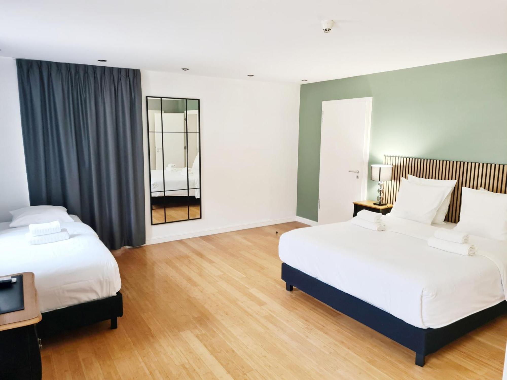 Hotel Chateau Schengen Bagian luar foto