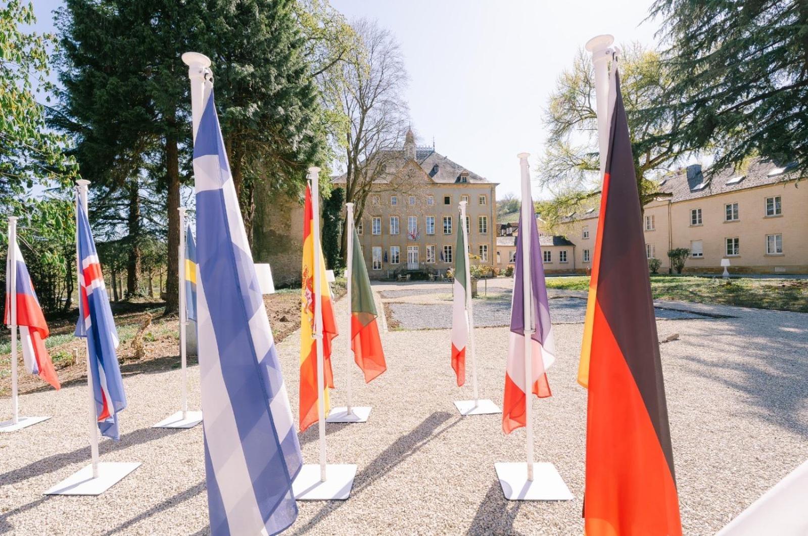 Hotel Chateau Schengen Bagian luar foto