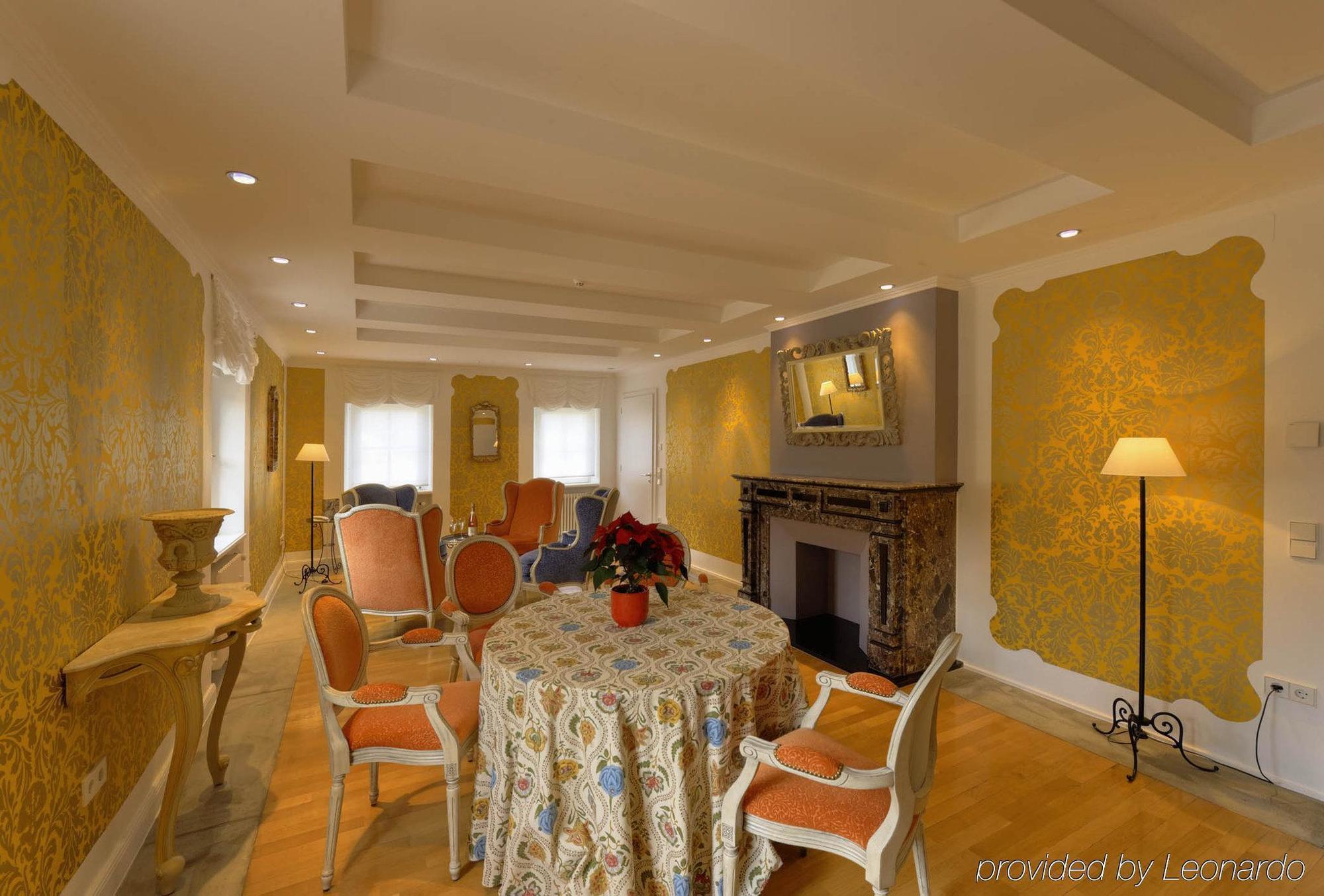 Hotel Chateau Schengen Bagian luar foto